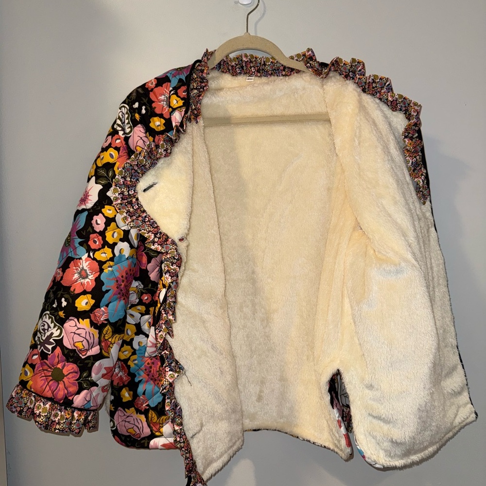 Quilted Floral Jacket with Faux Shearling - Picture 3 of 6
